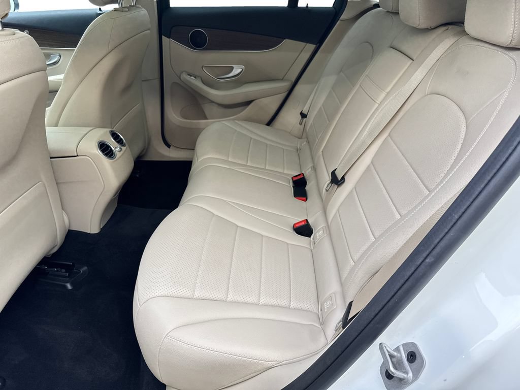Used 2021 Mercedes-Benz GLC 300 4MATIC image 32