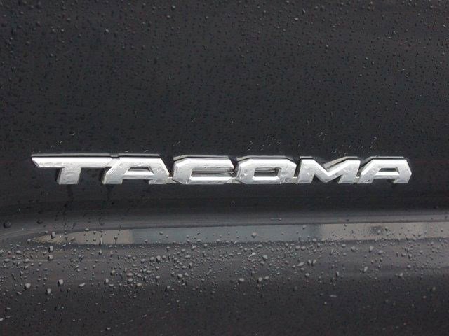 Used 2022 Toyota Tacoma Limited image 19