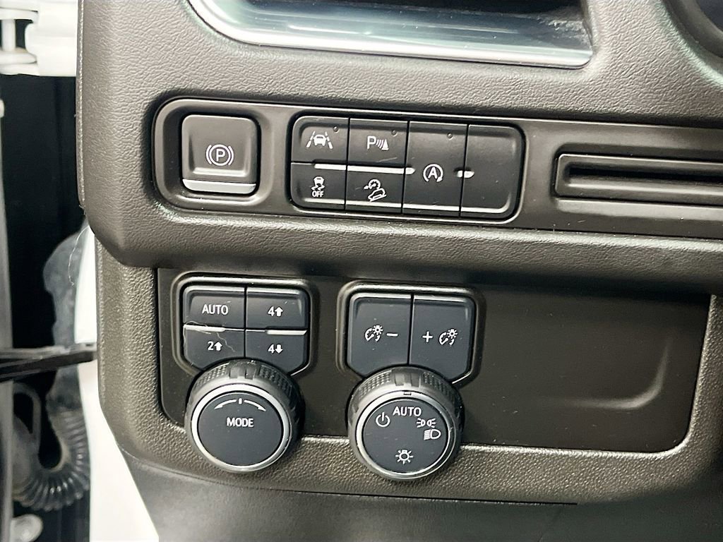 Used 2023 Chevrolet Tahoe Premier AWD/4WD image 10