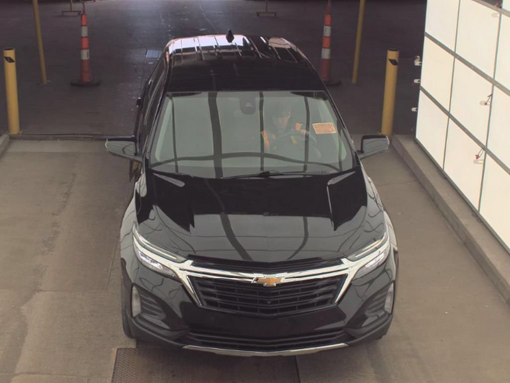 Used 2024 Chevrolet Equinox LT FWD image 2