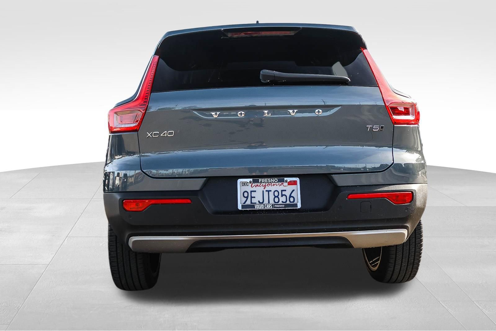 Used 2022 Volvo XC40 T5 Inscription w/ Advanced Package image 7