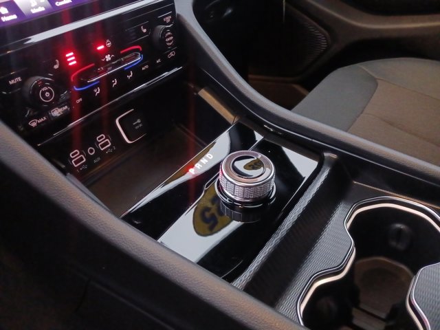 Used 2025 Jeep Grand Cherokee Laredo X w/ Luxury Tech Group I image 24