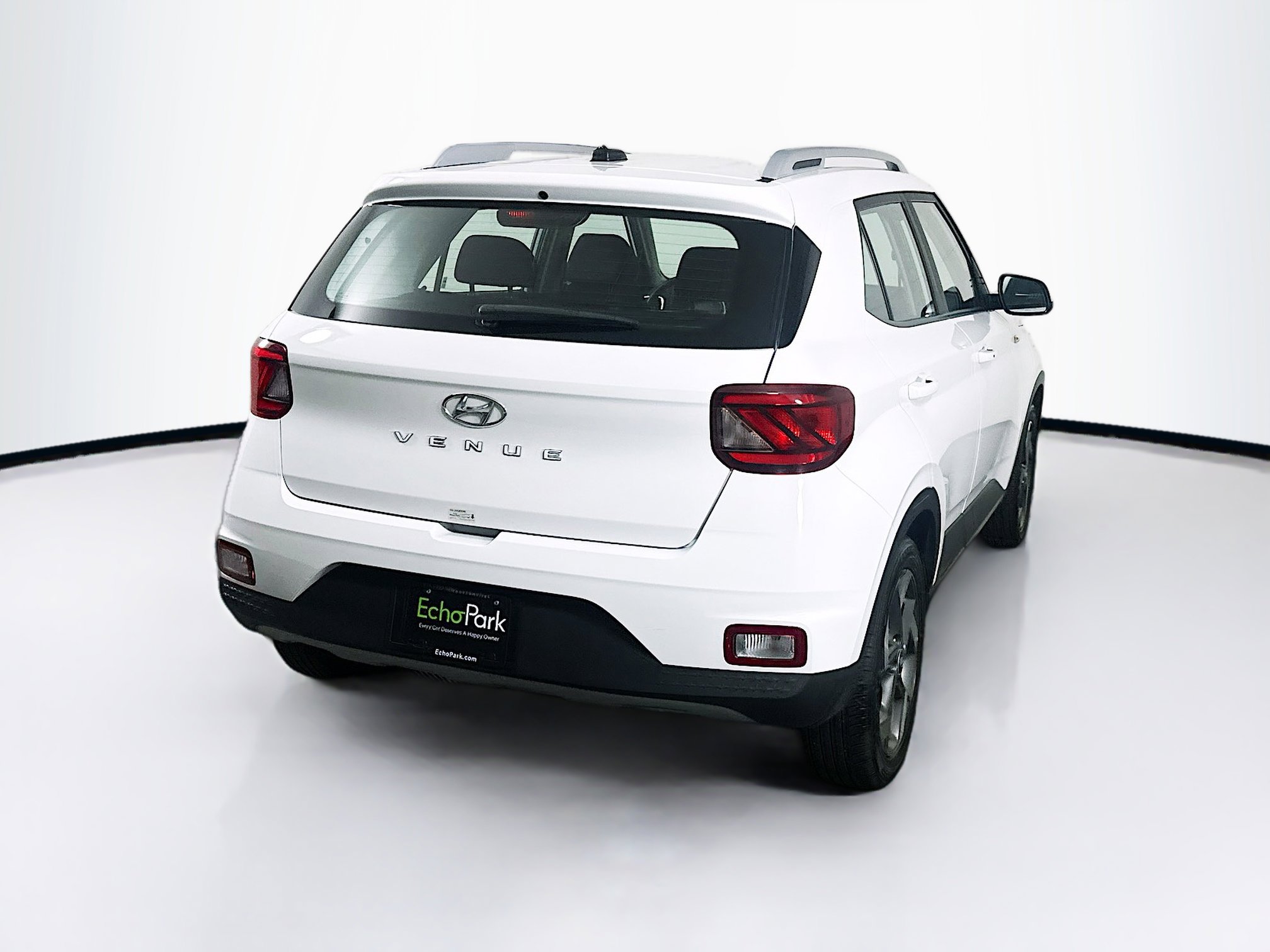 Used 2025 Hyundai Venue SEL FWD image 9