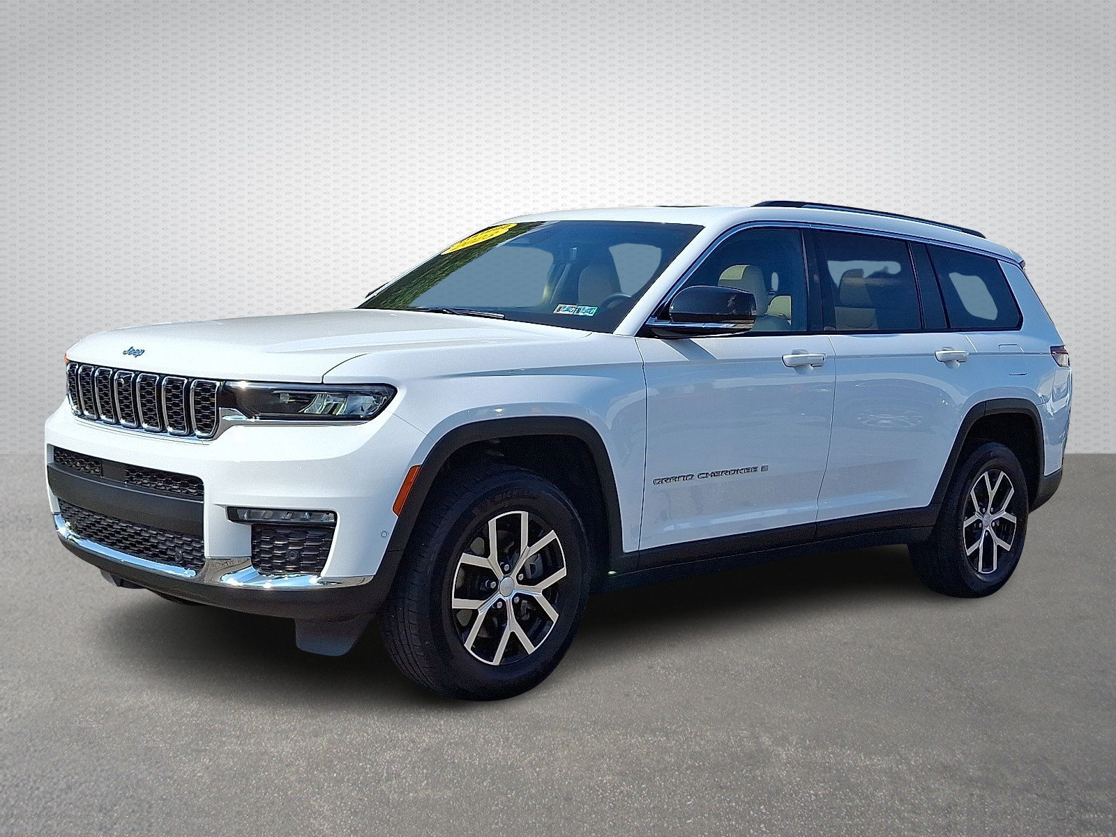 Used 2023 Jeep Grand Cherokee L Limited w/ Luxury Tech Group II AWD/4WD image 3