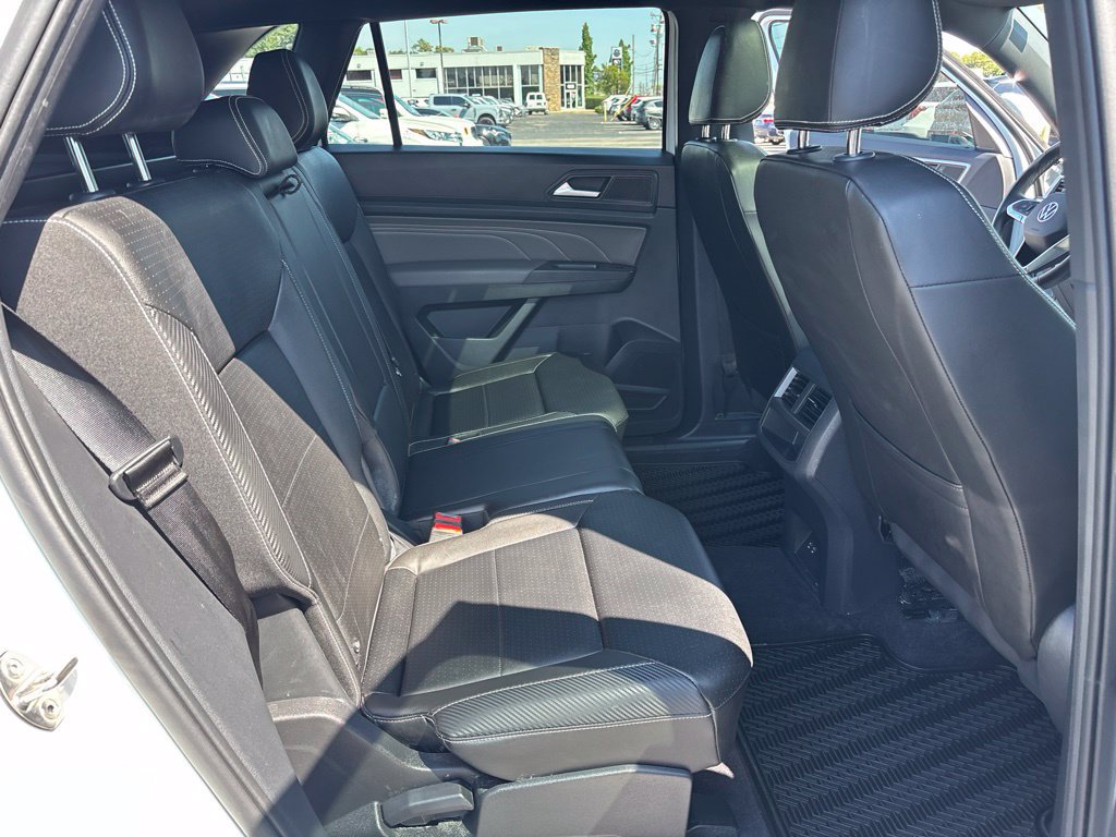 Used 2023 Volkswagen Atlas Cross Sport SE AWD/4WD image 34