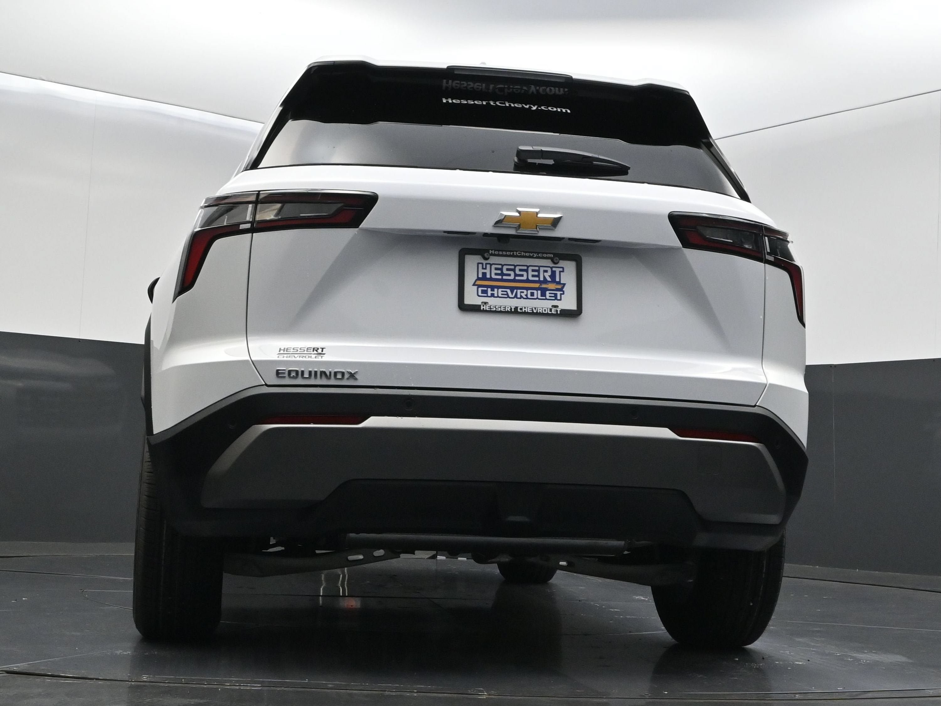 New 2027 Chevrolet Equinox LT w/ Convenience Package II FWD image 43