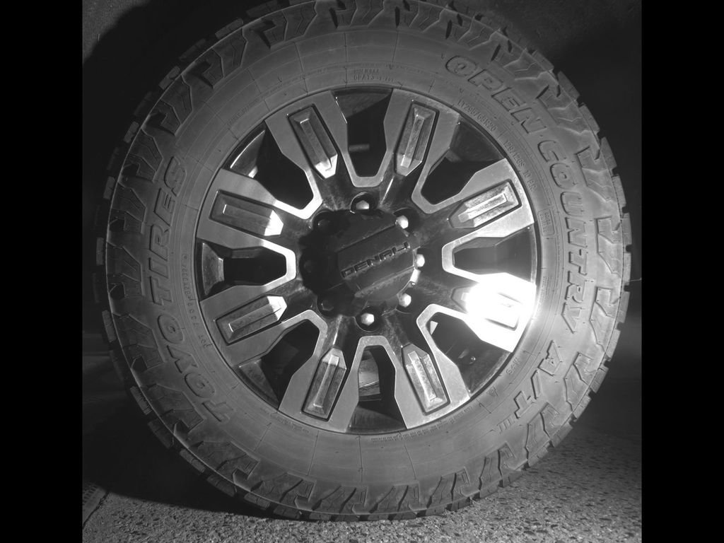 Used 2024 GMC Sierra 2500 Denali w/ Denali Reserve Package AWD/4WD image 11