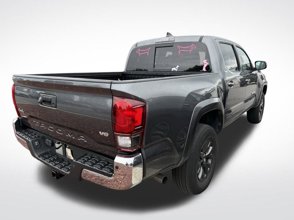 Used 2023 Toyota Tacoma SR5 AWD/4WD image 2