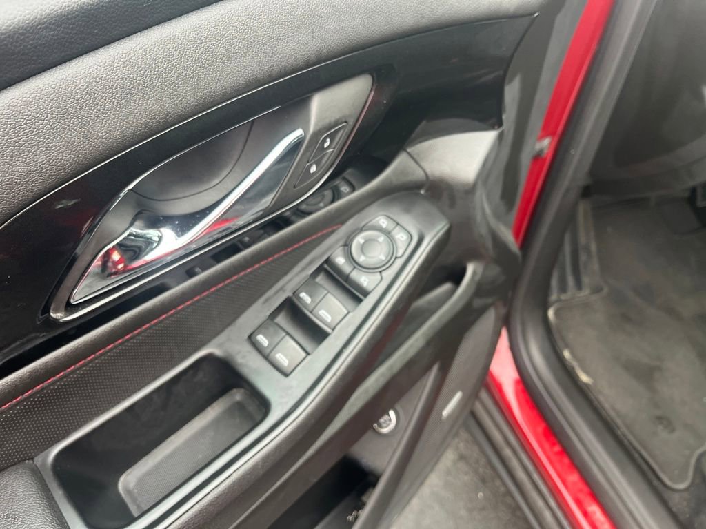 Used 2023 Chevrolet Traverse RS image 12