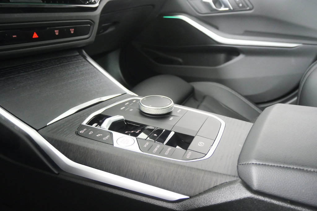 Used 2025 BMW 330i Sedan RWD image 22