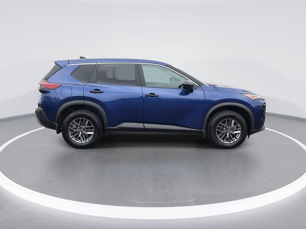 Used 2023 Nissan Rogue S image 9