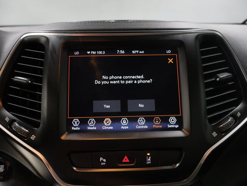 Used 2021 Jeep Cherokee Latitude Lux 80th Anniv w/ Quick Order Package 2YU 80th AWD/4WD image 27