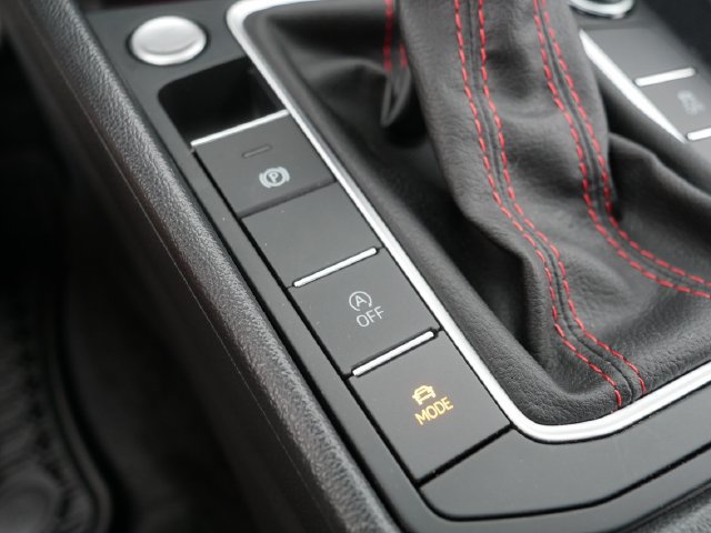 Certified 2025 Volkswagen Jetta GLI Autobahn FWD image 29