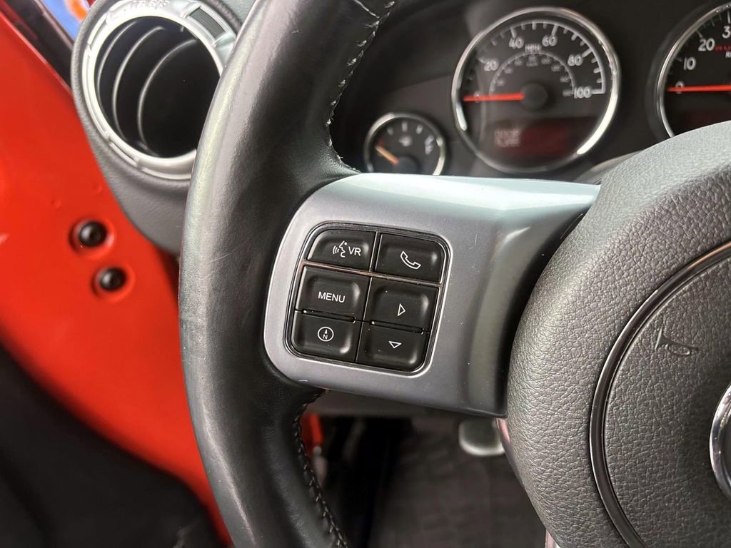 Used 2015 Jeep Wrangler Rubicon image 16
