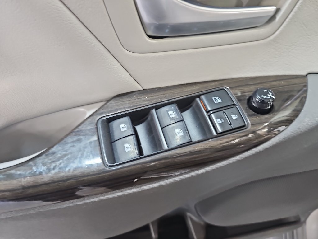 Used 2018 Toyota Sienna XLE Premium AWD/4WD image 34