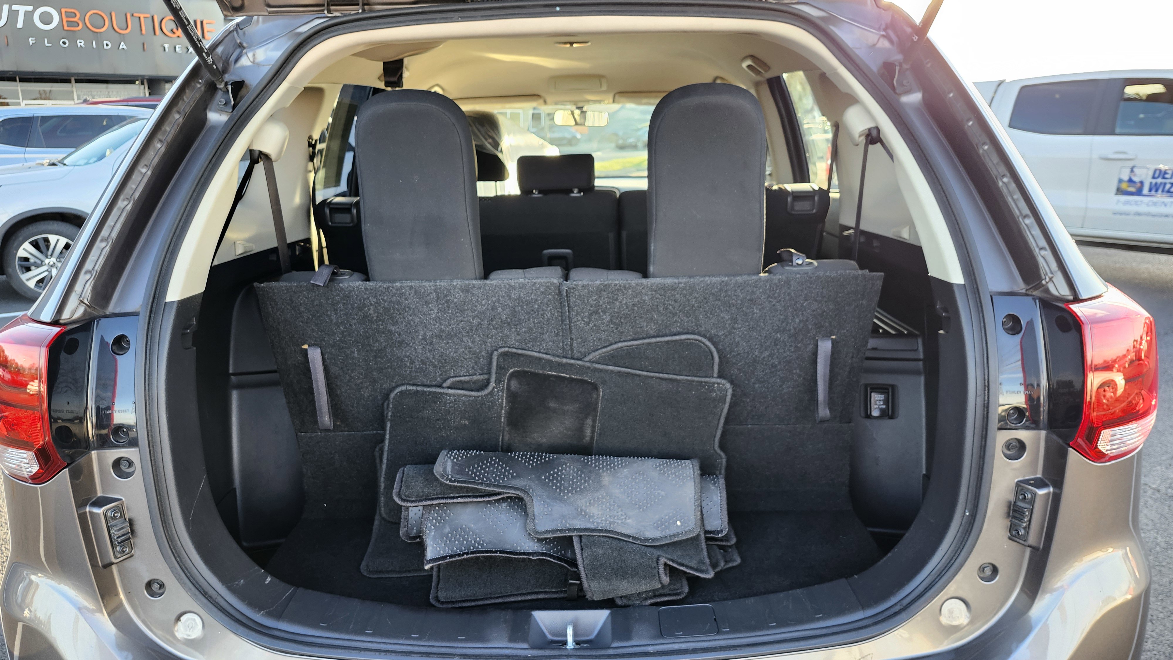 Used 2019 Mitsubishi Outlander ES image 15