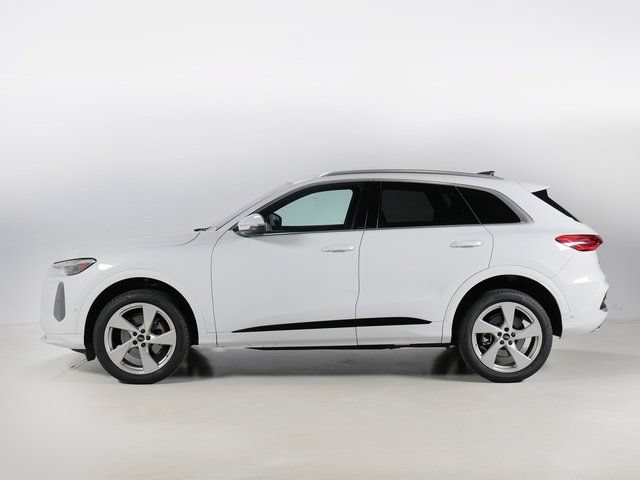 Used 2025 Audi Q5 Premium Plus AWD/4WD image 2