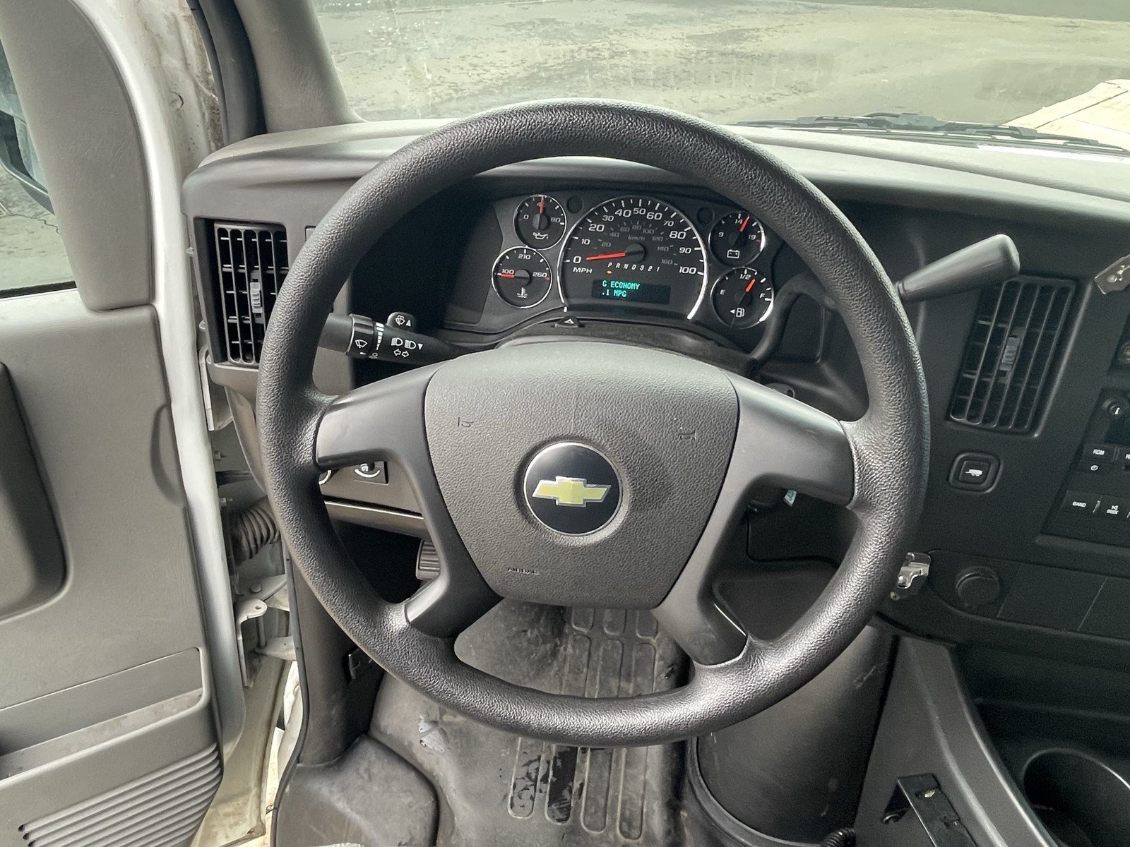 Used 2010 Chevrolet Express 1500 RWD image 13