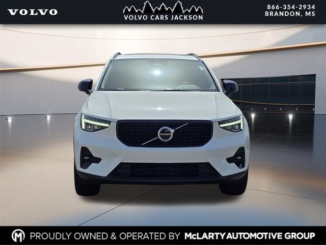 Used 2024 Volvo XC40 B5 Plus w/ Protection Package Premier AWD/4WD image 2