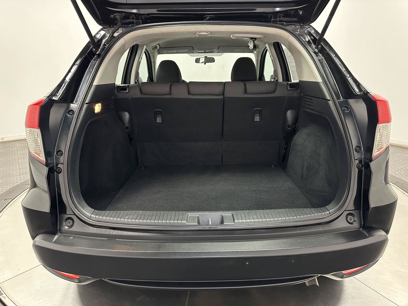 Certified 2022 Honda HR-V LX image 32