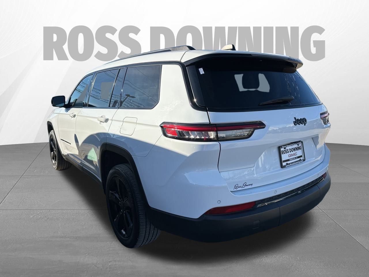 Used 2023 Jeep Grand Cherokee L Laredo image 6