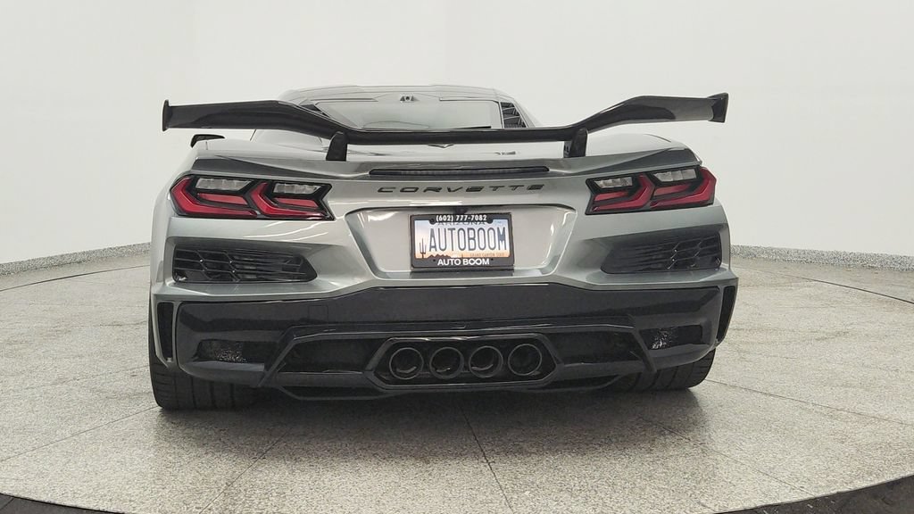 Used 2023 Chevrolet Corvette Z06 w/ Z07 Performance Package RWD image 4