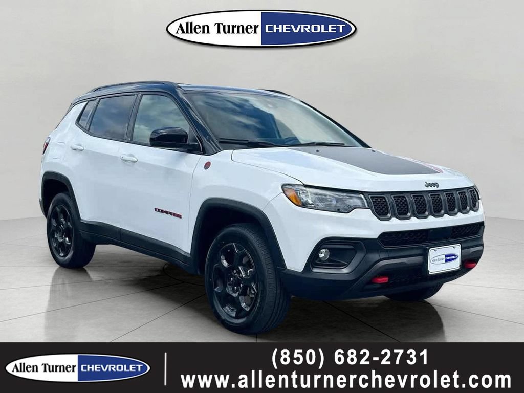 Used 2023 Jeep Compass Trailhawk AWD/4WD image 1