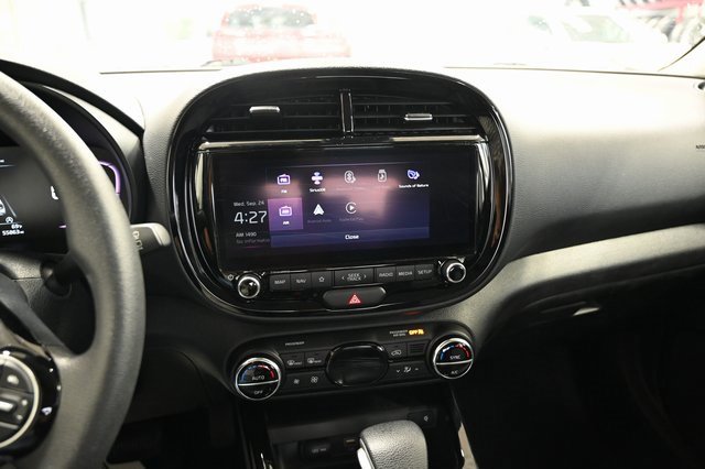 Used 2023 Kia Soul S image 16
