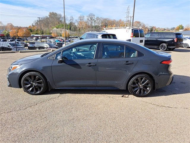 Used 2023 Toyota Corolla SE w/ Carpet Mat Package (TMS) image 2