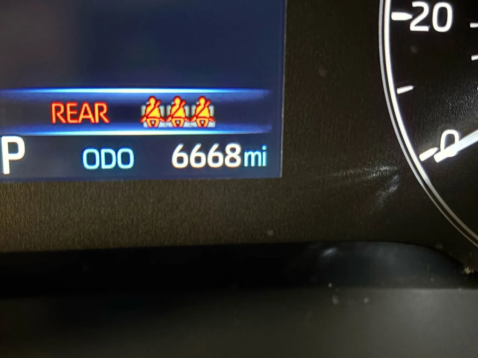 Used 2024 Toyota Corolla Cross LE image 46