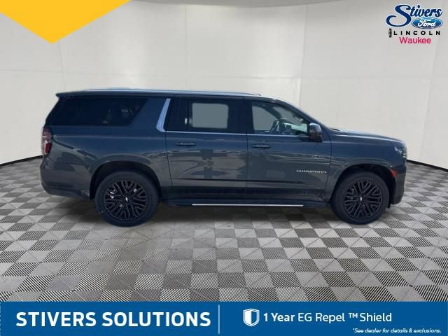 Used 2021 Chevrolet Suburban LT w/ LT Signature Package AWD/4WD image 5