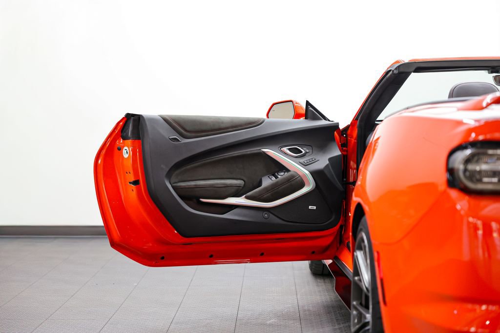 Used 2019 Chevrolet Camaro ZL1 RWD image 7