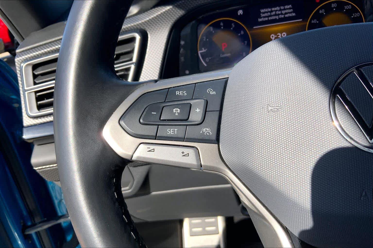 Used 2024 Volkswagen Atlas Cross Sport SEL Premium R-Line AWD/4WD image 23