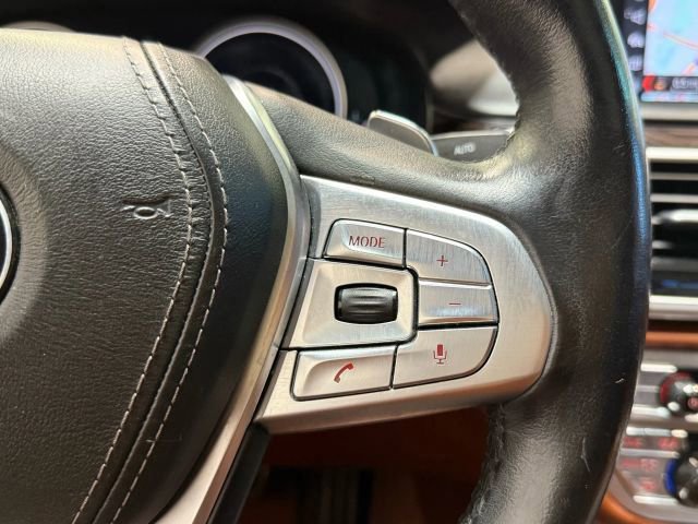Used 2018 BMW 750i xDrive image 70