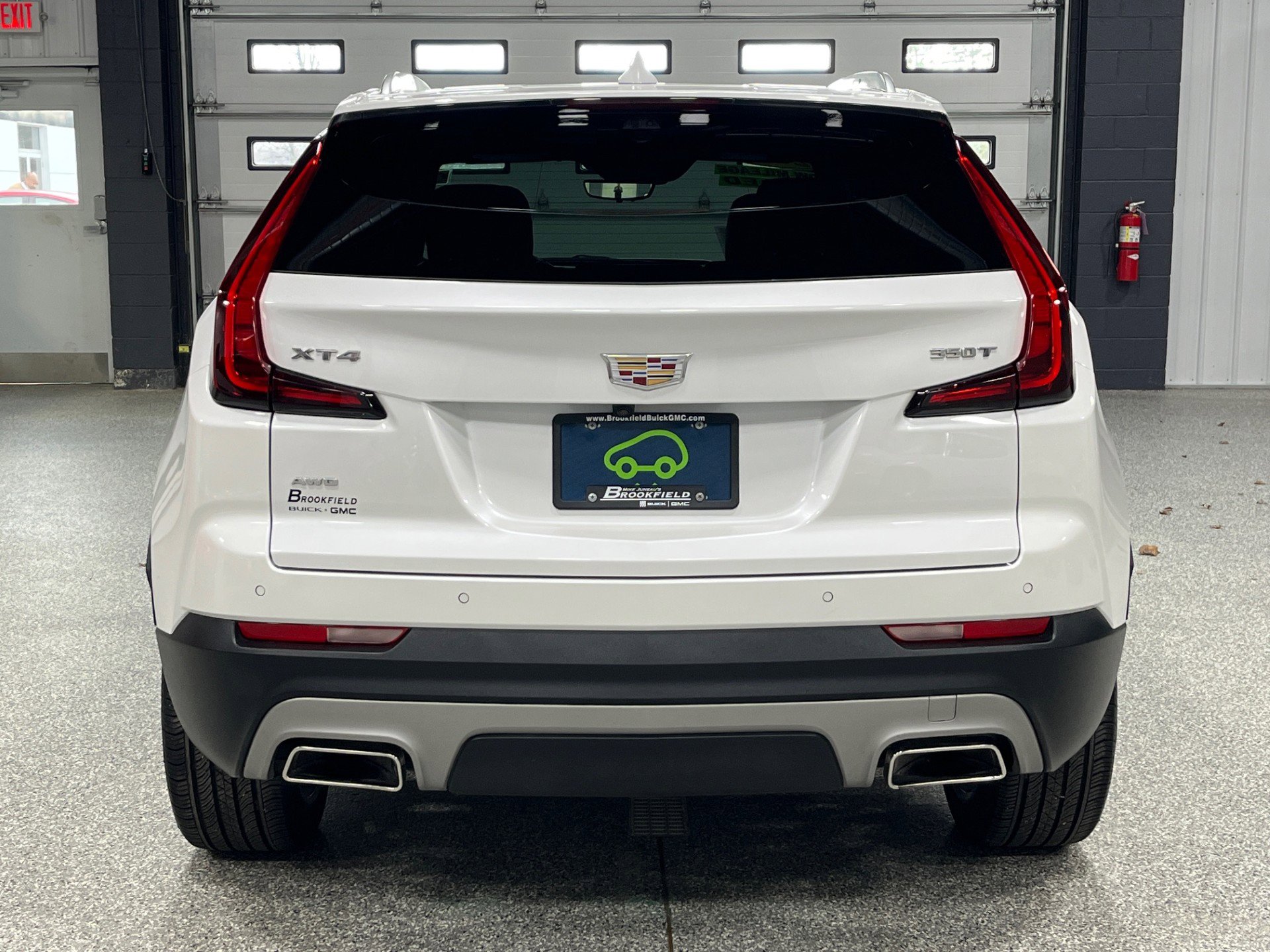 Used 2023 Cadillac XT4 Premium Luxury w/ Enhanced Visibility Package image 4