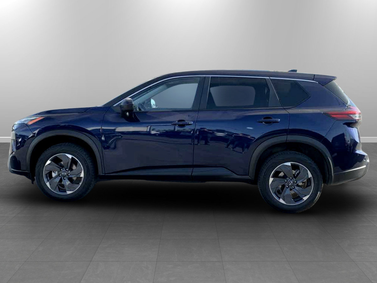 Used 2025 Nissan Rogue SV AWD/4WD image 4