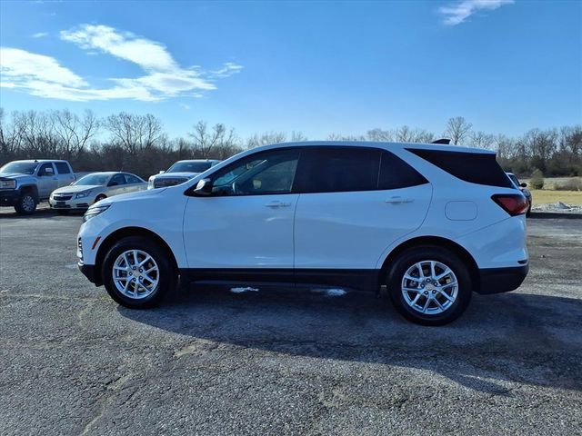 Used 2024 Chevrolet Equinox LS w/ LS Convenience Package image 28