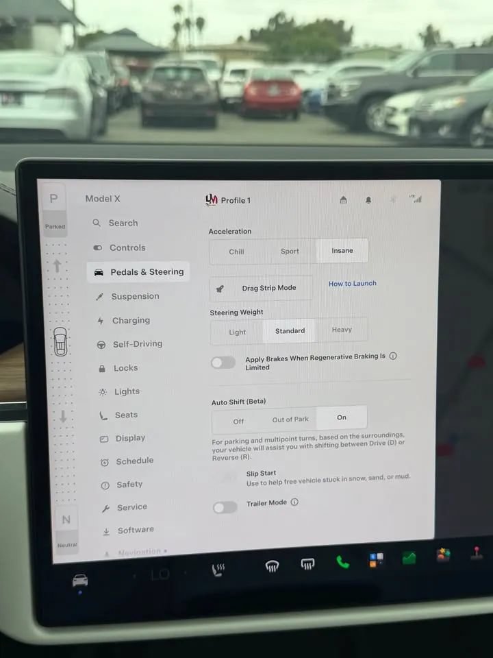 Used 2025 Tesla Model X AWD/4WD image 12