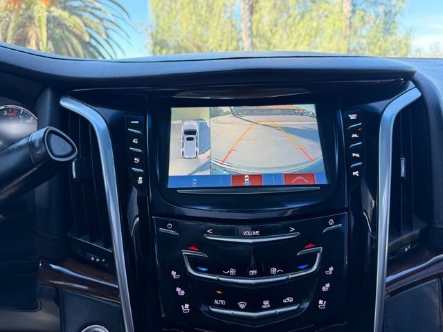 Used 2019 Cadillac Escalade ESV Luxury image 26