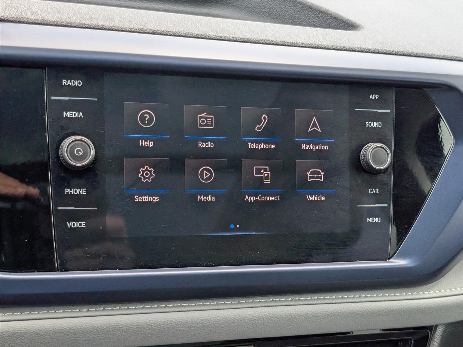Used 2024 Volkswagen Taos SE w/ Panoramic Sunroof Package FWD image 27