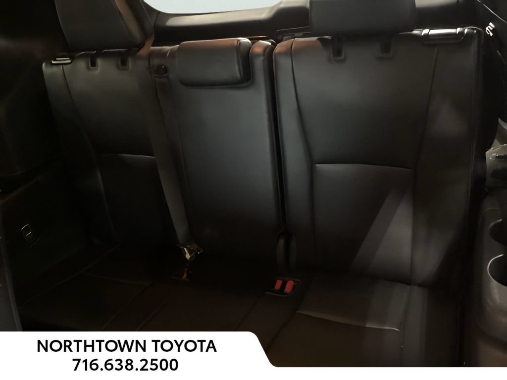 Used 2023 Toyota Highlander XSE AWD/4WD image 14