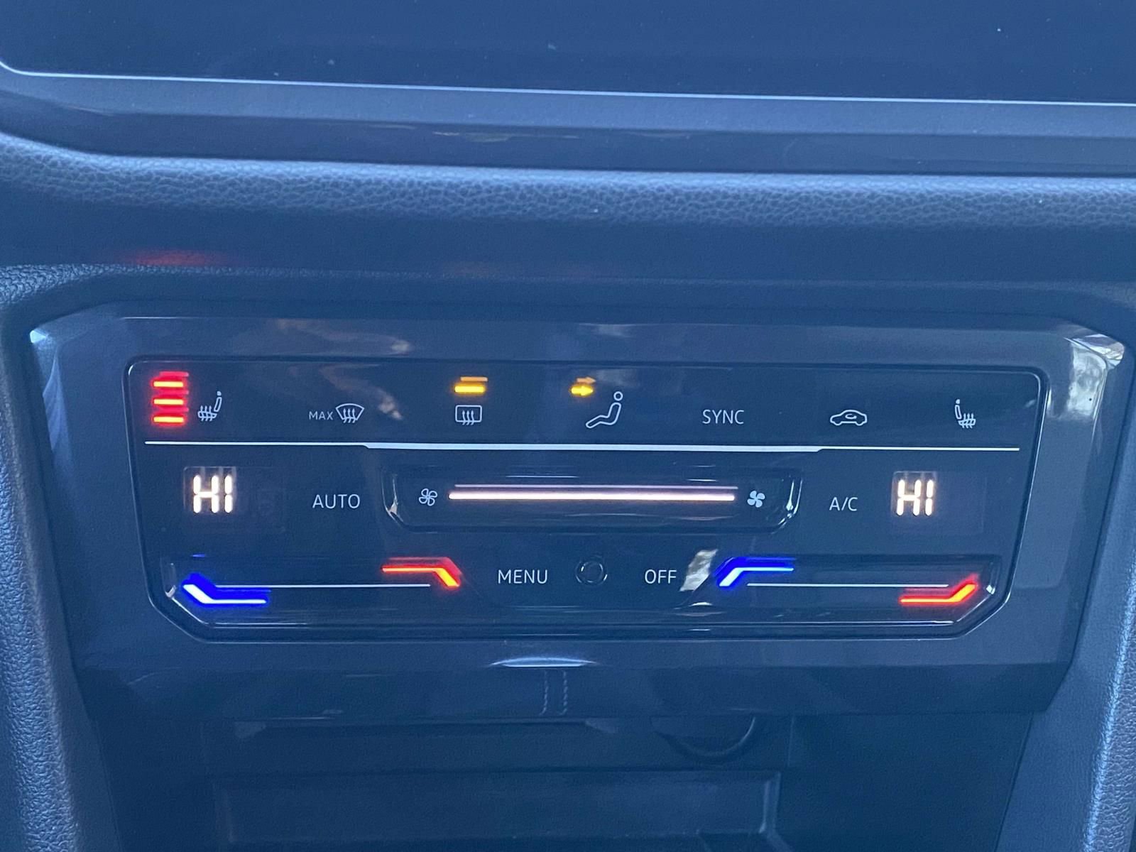 Used 2024 Volkswagen Tiguan SE image 28