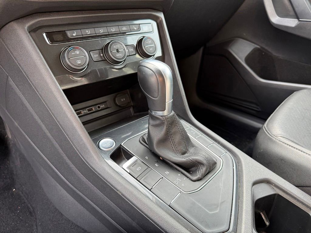 Used 2018 Volkswagen Tiguan SE image 9