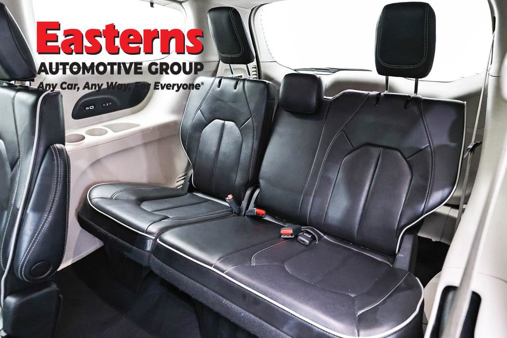 Used 2022 Chrysler Pacifica Limited FWD image 24