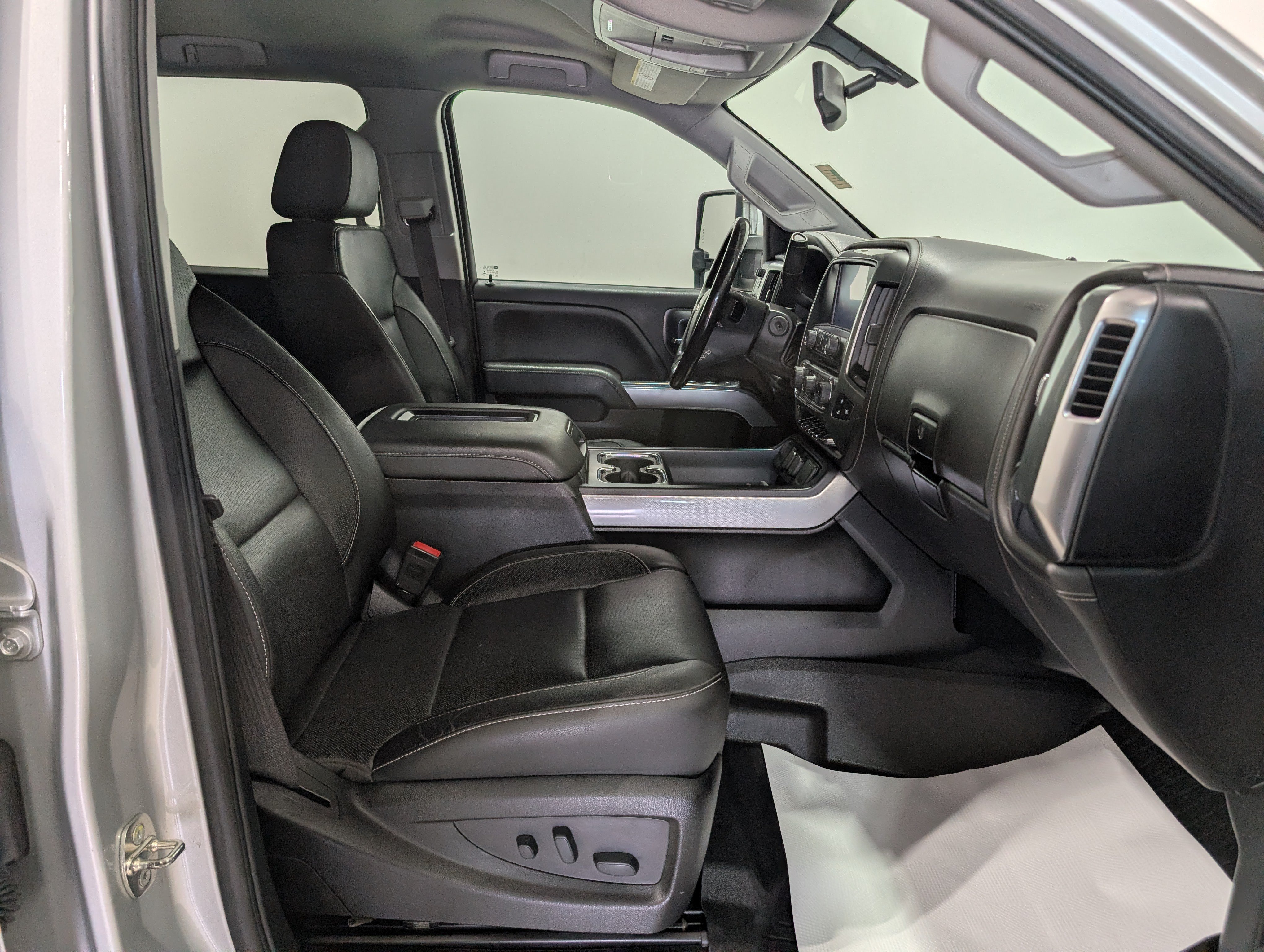 Used 2019 Chevrolet Silverado 3500 LTZ w/ Duramax Plus Package AWD/4WD image 21