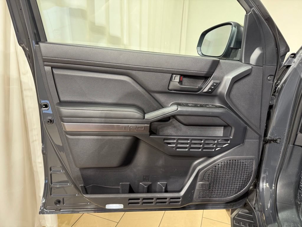 Certified 2025 Toyota 4Runner 4WD image 15