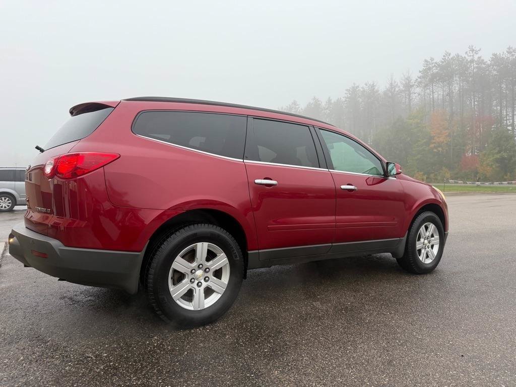 Used 2012 Chevrolet Traverse LT FWD image 4