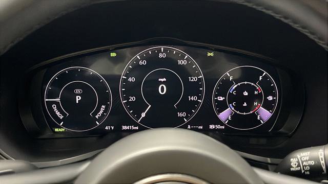 Used 2024 MAZDA CX-90 Plug-In Hybrid w/ Preferred AWD/4WD image 17