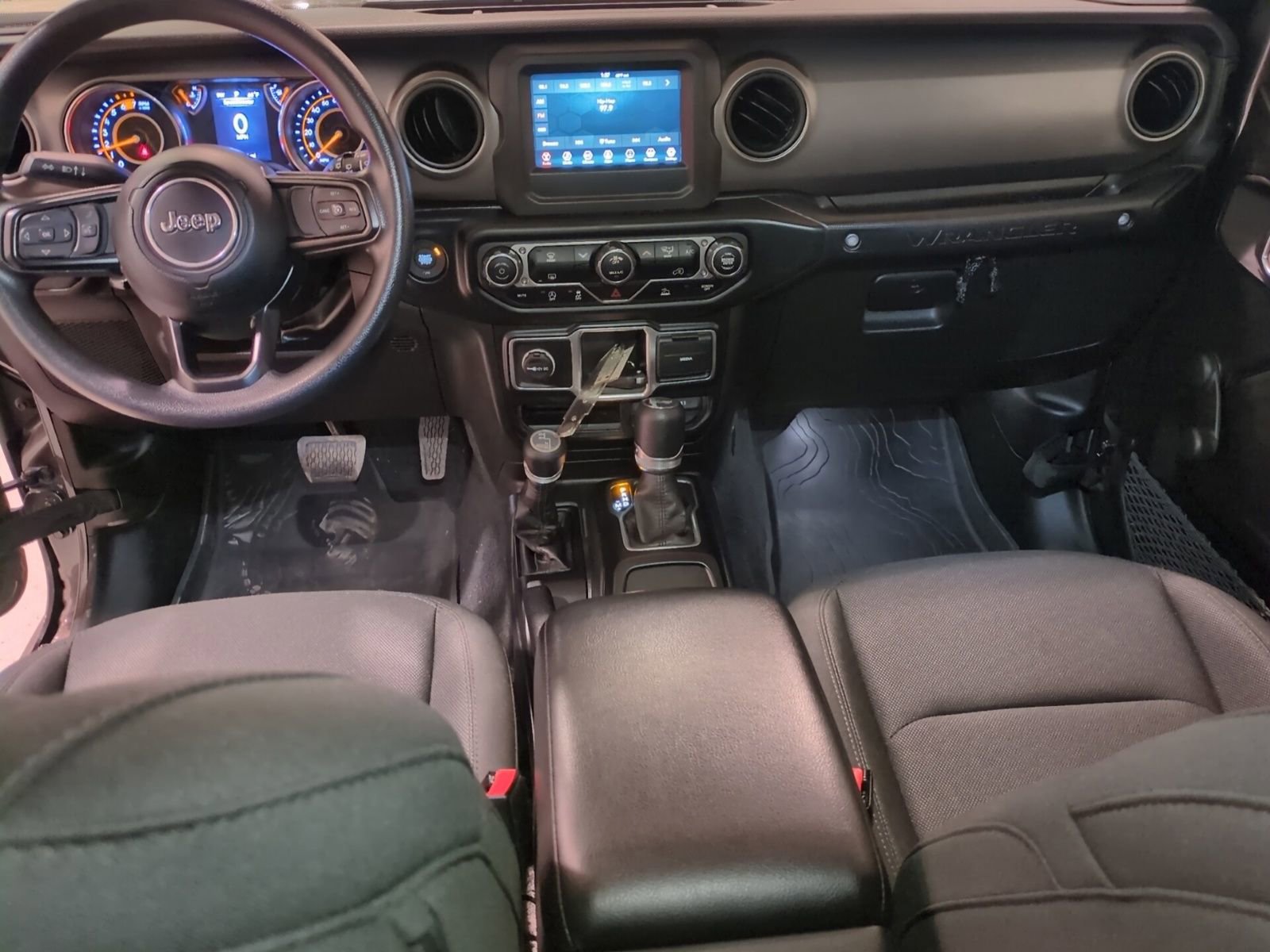 Used 2023 Jeep Wrangler Willys image 17