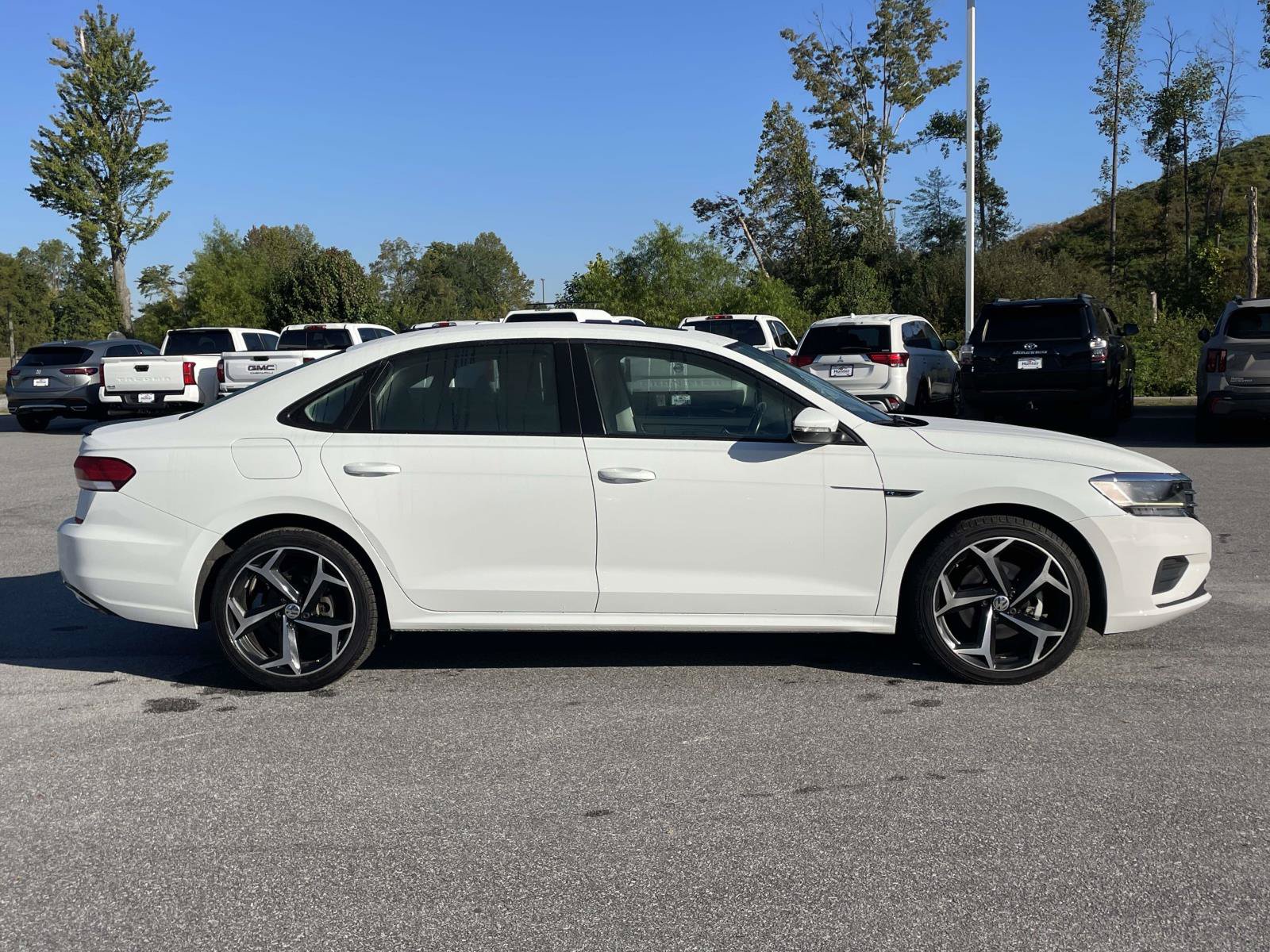 Used 2020 Volkswagen Passat 2.0T R-Line FWD image 28